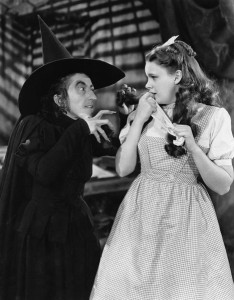 The_Wizard_of_Oz_Margaret_Hamilton_Judy_Garland_1939